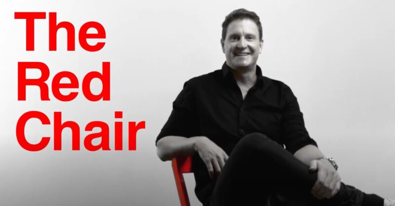 The Red Chair: Jan Röthlisberger beantwortet 10 Fragen rund um Nachhaltigkeit.
